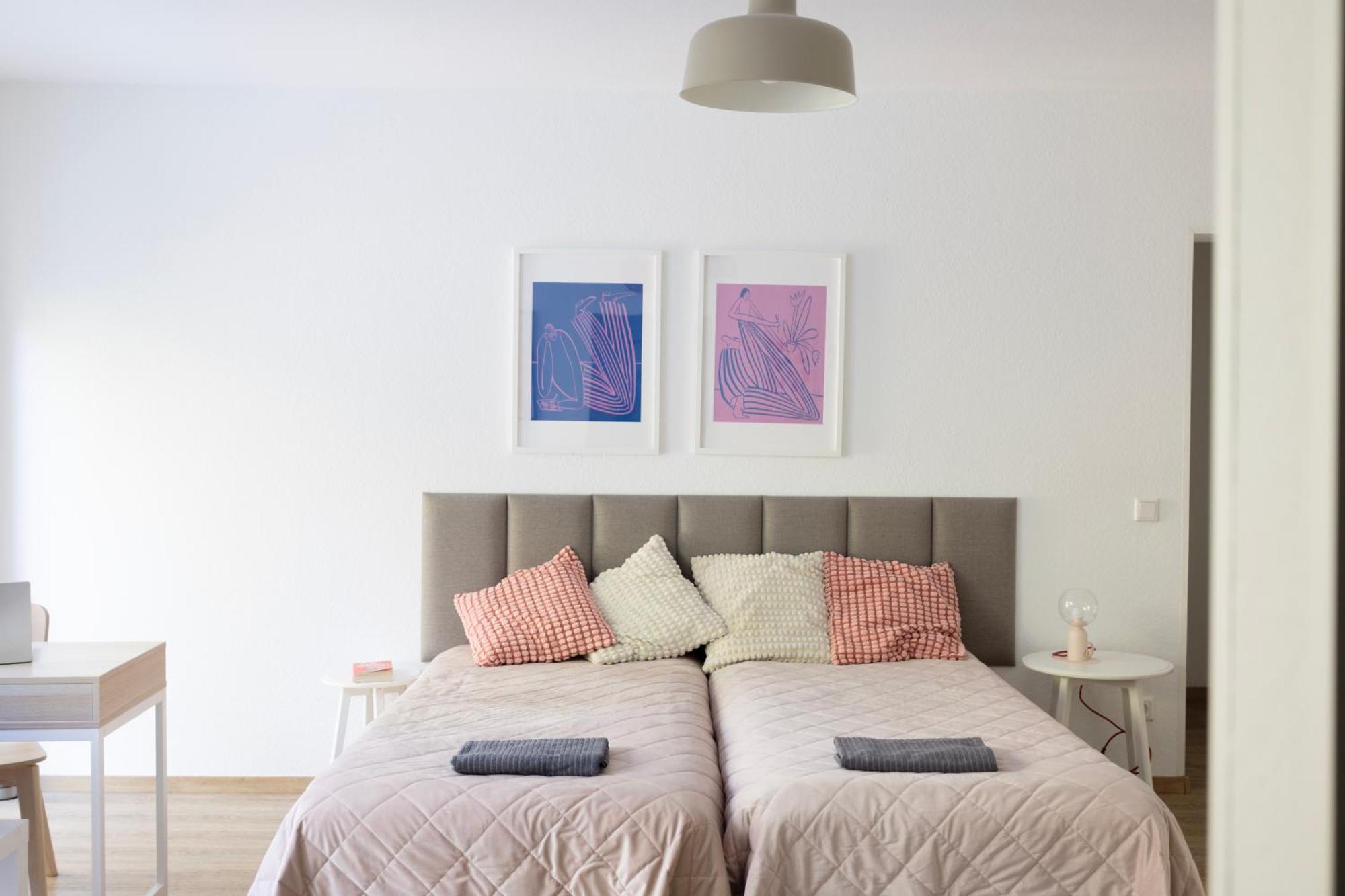 Central Apartment With Terrace And A Free Parking Duisburg Bagian luar foto